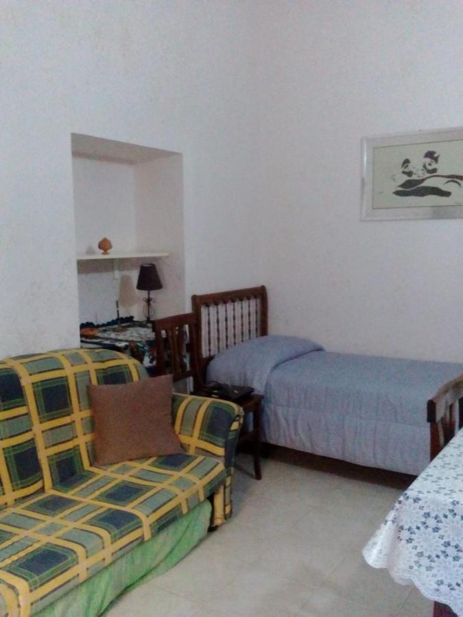 Camere Simili A Ostello Solo Per Uomini - Hostel-Like Rooms Only For Man Таранто Экстерьер фото